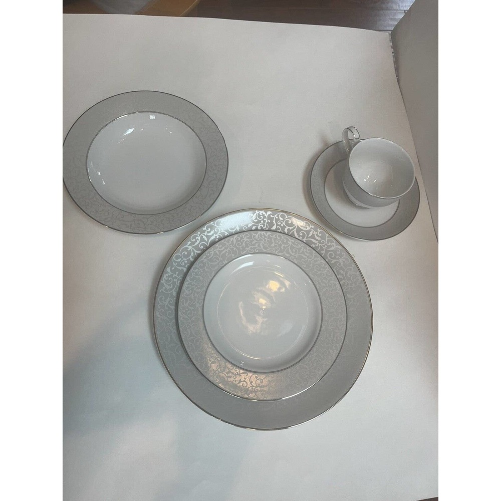 5 Piece Mikasa PARCHMENT Place Setting Fine China Gray L3438 Dinnerware New